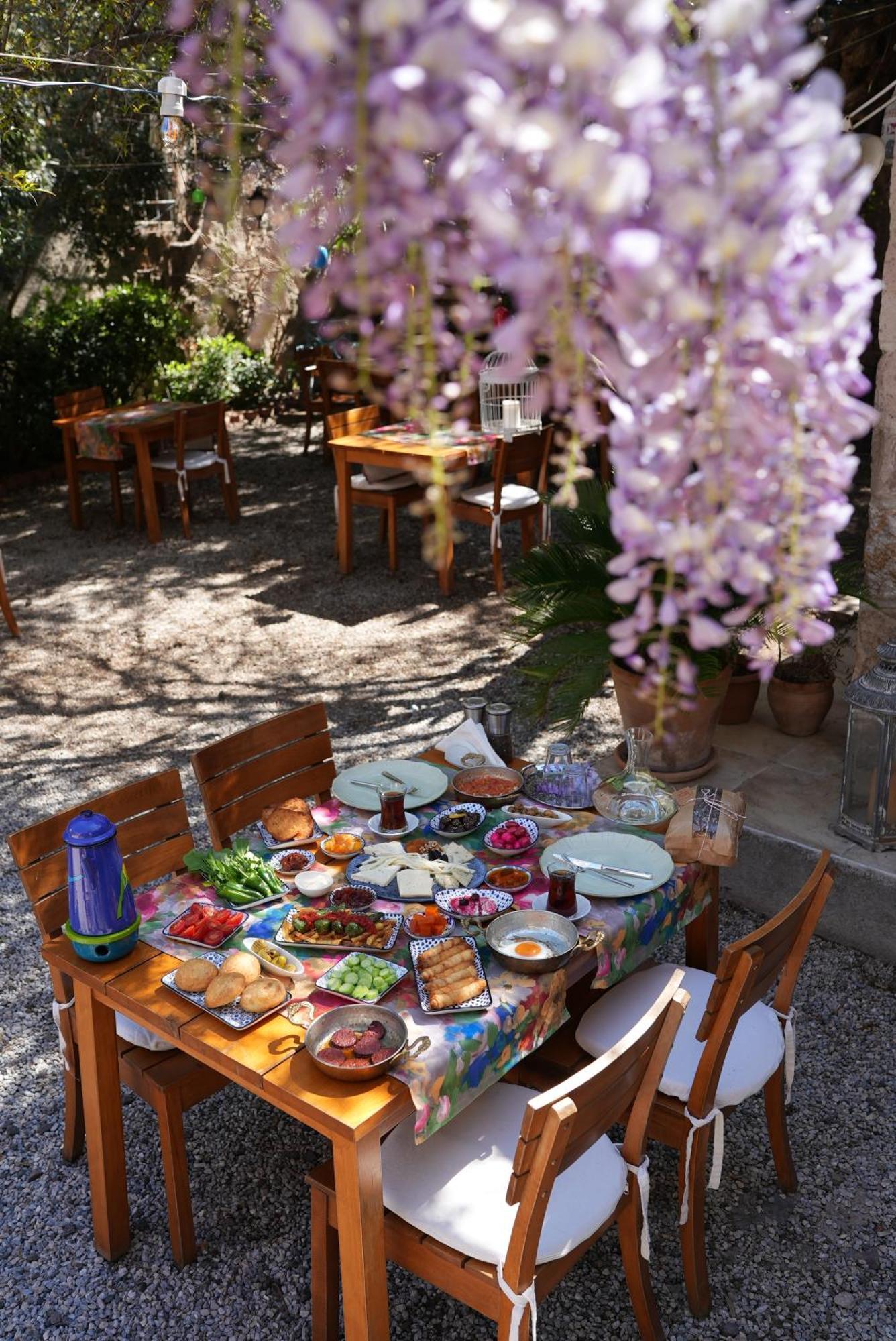 Macaron Konagi Hotel Ayvalik Exterior photo